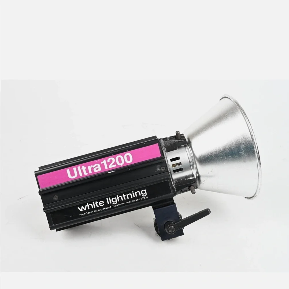 Ultra1200 White Lightning studio strobe light